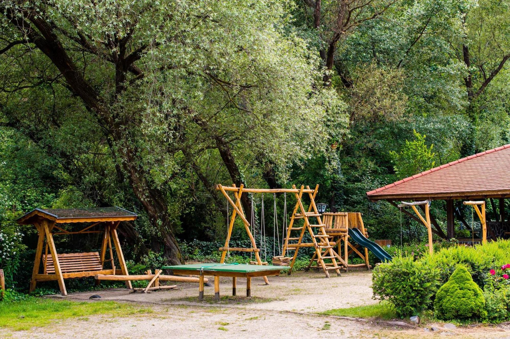 Öko-Park® Panzió-Kemping és Kalandpark Szarvaskő Esterno foto